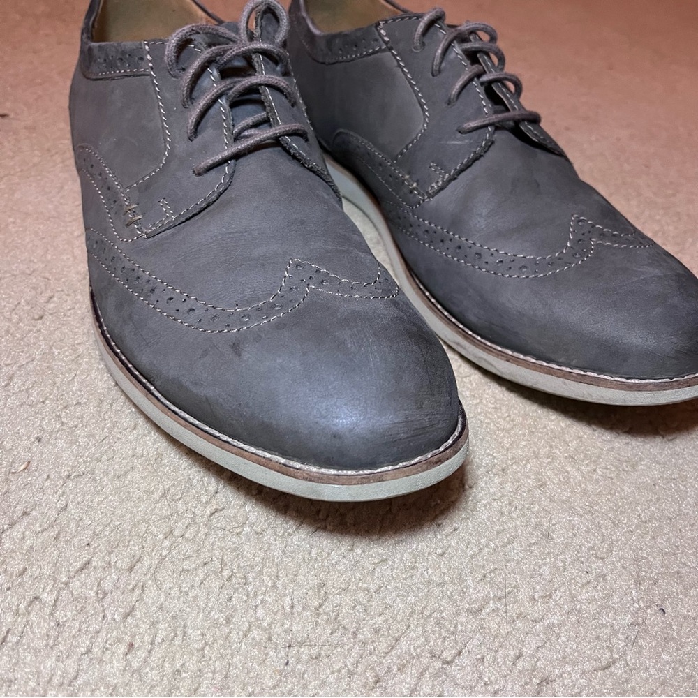 Collection by Clarks casual wingtip oxford shoe. Grey sz 10.5